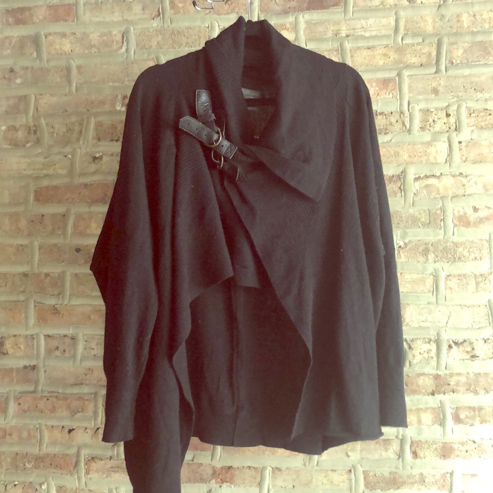 Long sleeve cardigan with cool leather detailing.